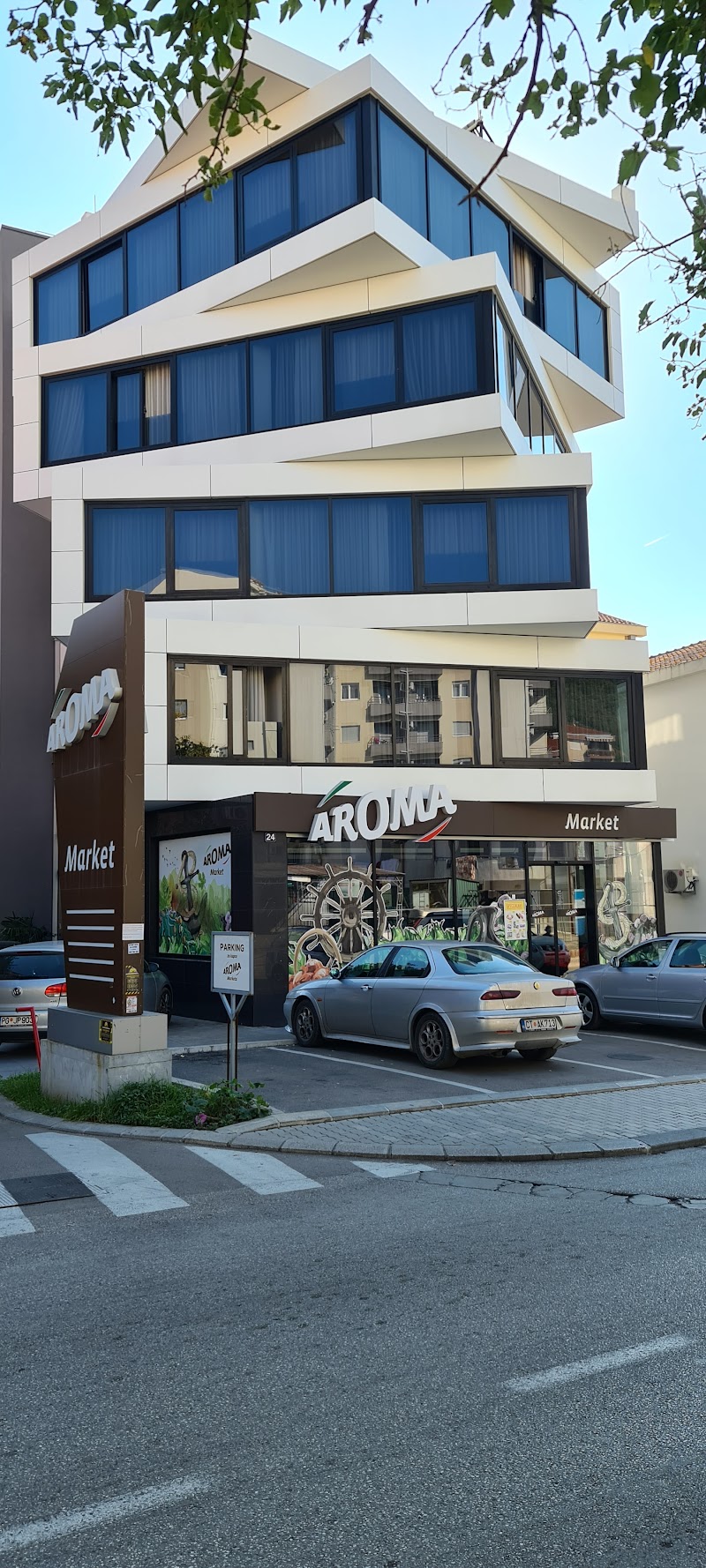 Ambasada